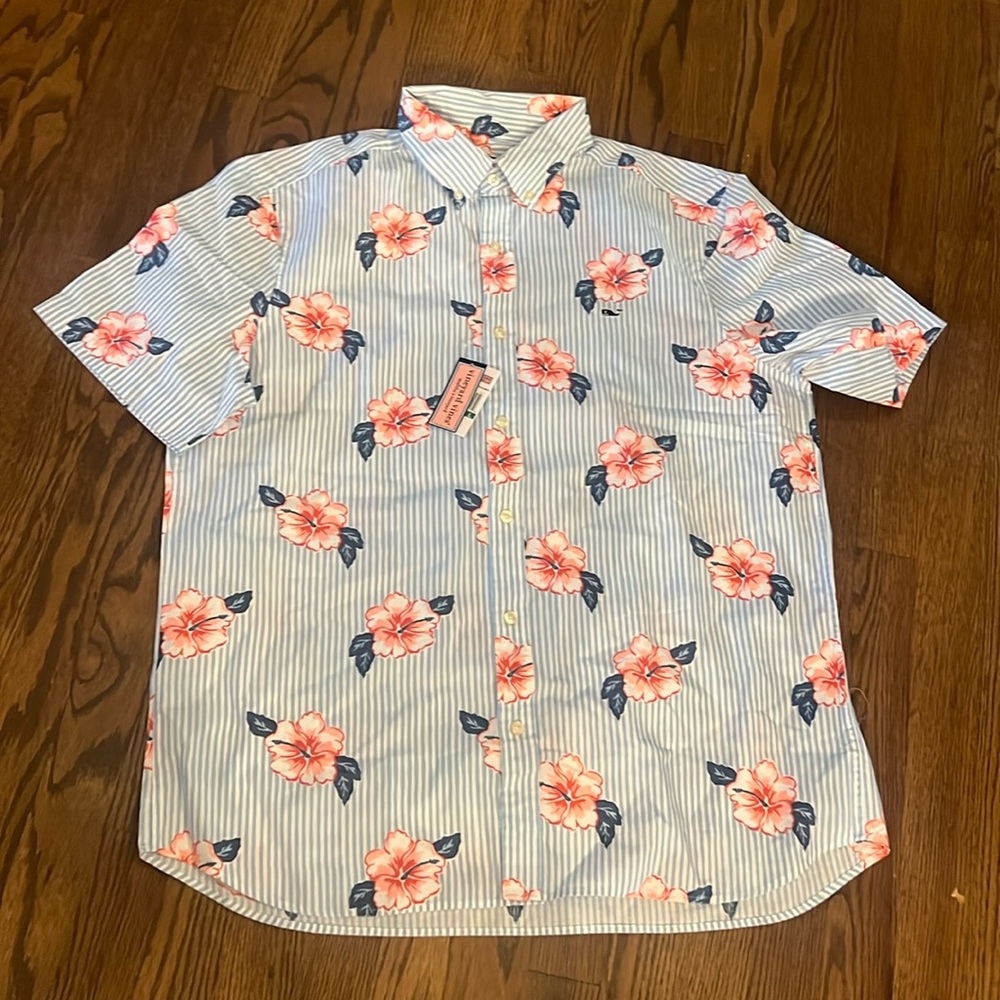 Vineyard Vines men’s short sleeve button down shirt - Brand new with tags